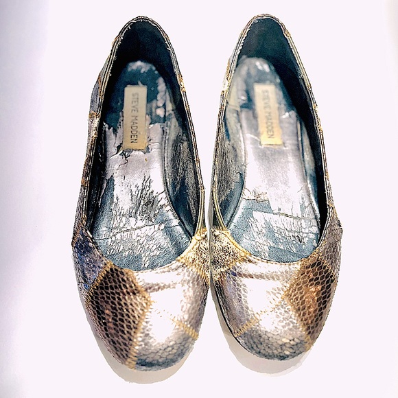 Steve Madden Two Toned Metallic Embossed Snake Print Ballet Flats, Girls Size 3Y - Picture 2 of 5